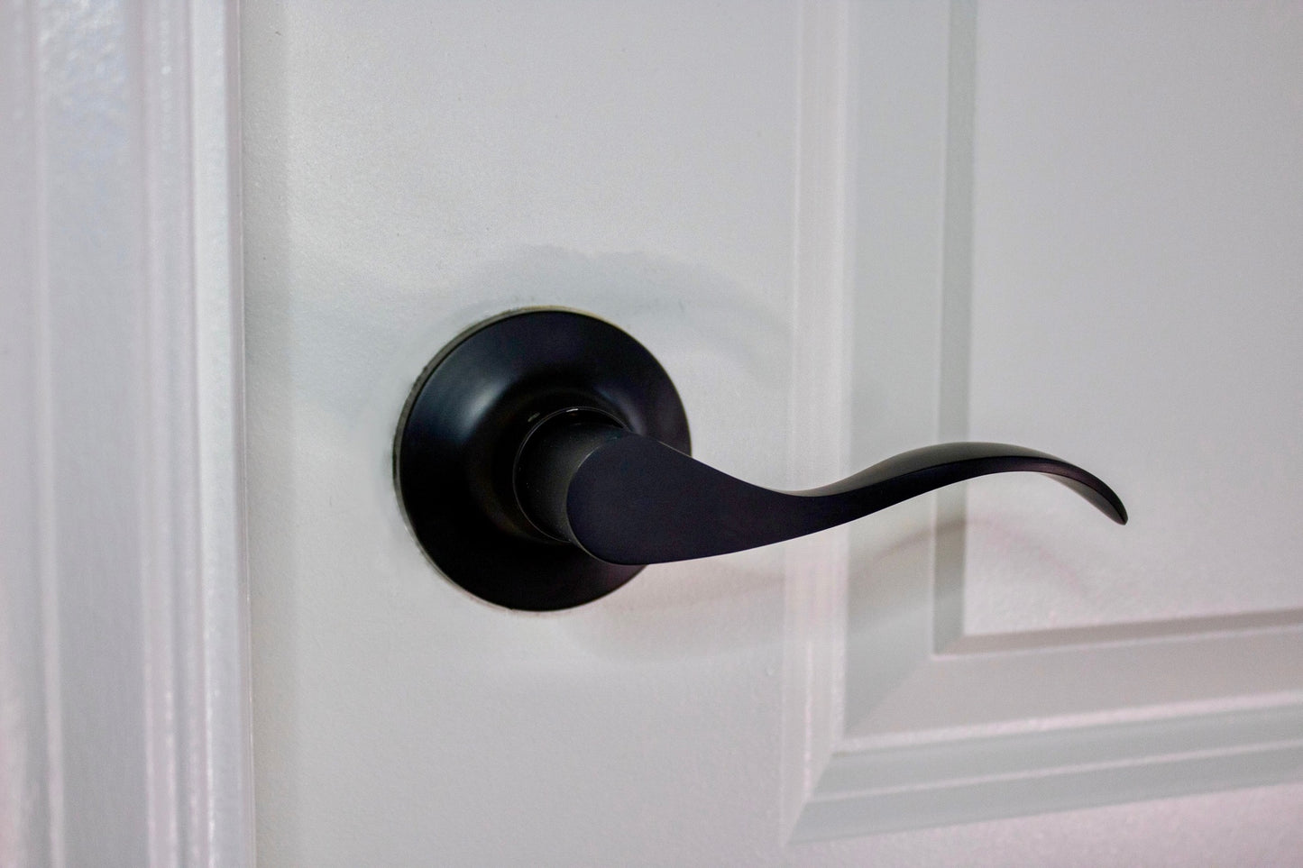 Tubular Accent Lever Matte Black Lockset