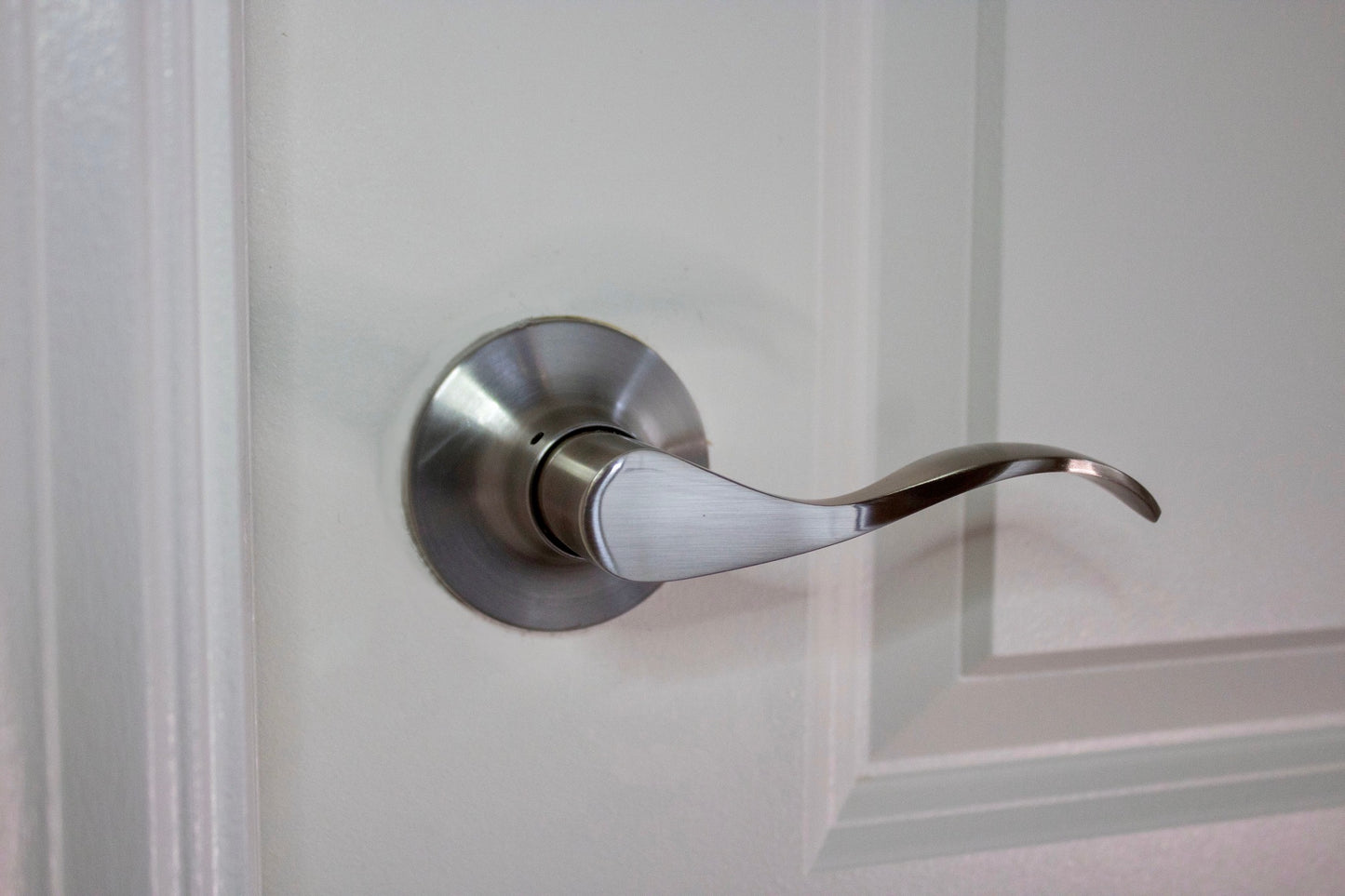 Tubular Accent Lever Satin Nickel Lockset